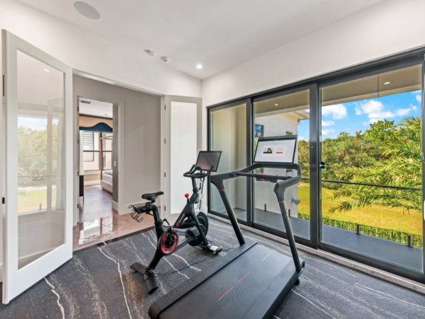 Luxurious 8-Bedroom Vacation Home in Orlando - Private Pool & Resort Amenities